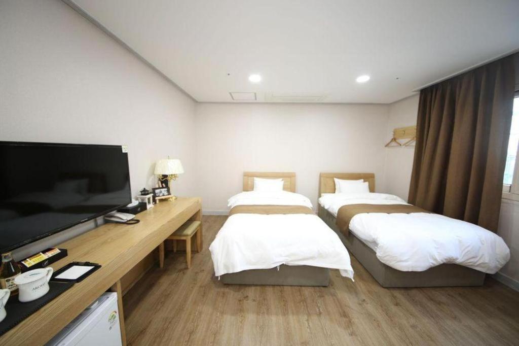Hotel Aroha Jeju Согвіпо Екстер'єр фото